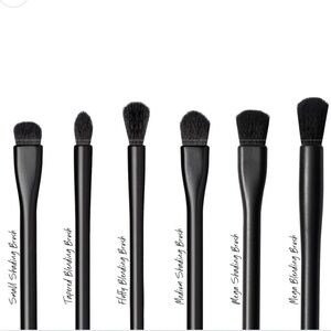 WINGME COSMETICS Seamless Eye Essentials Brush tapered blending brush 05